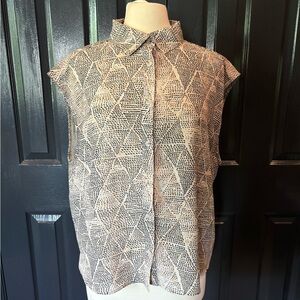 Third Form Patterned Sleeveless Blouse
